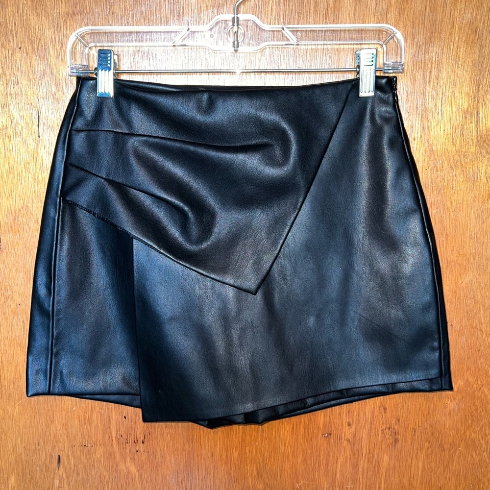 ZARA Black faux leather skort